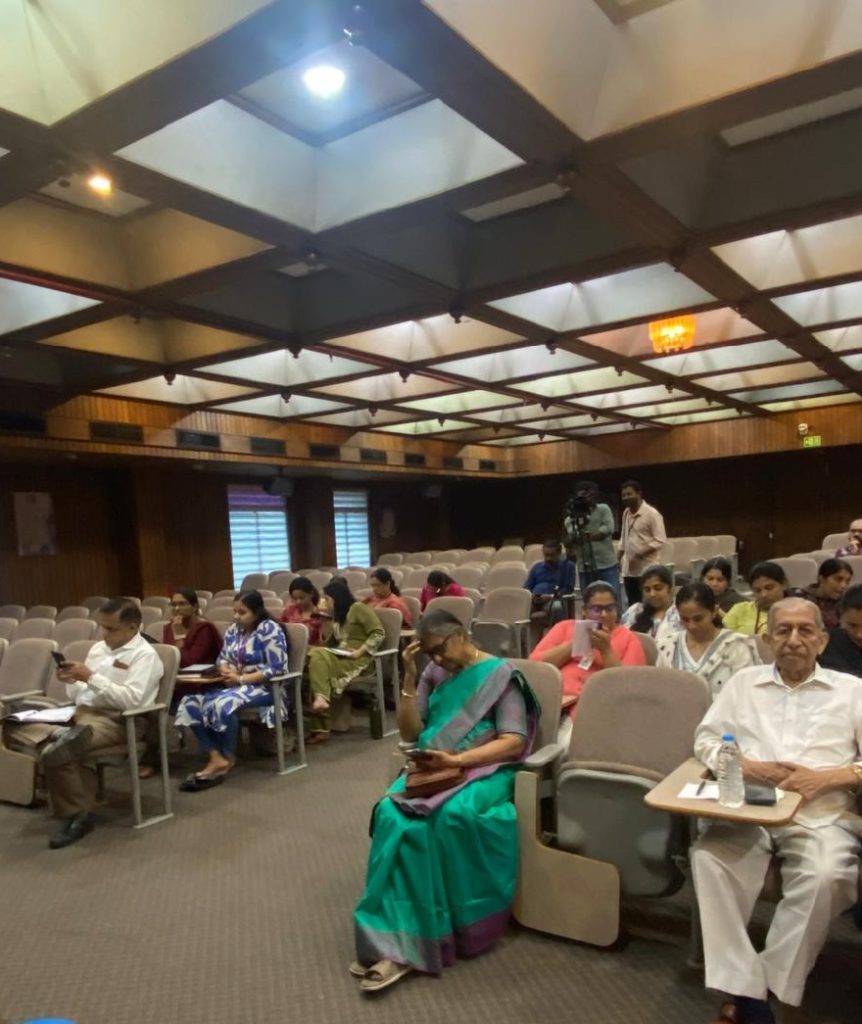 Mrs Indira enthusiastically participating in the Immediate Quizzes